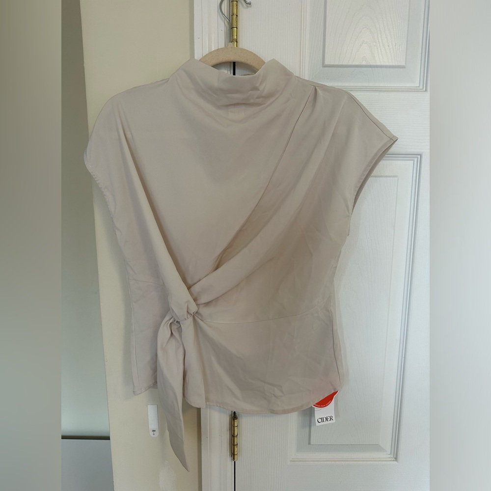 Women’s lightweight side tie blouse